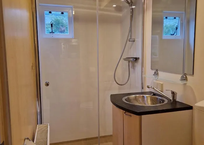 Chalet 6 Persoons Op De Veluwe Bij Binnen En Buiten Zwembad Arnhem